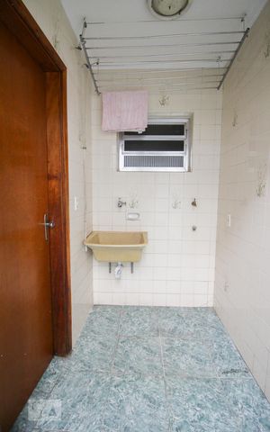 Casa à venda com 131m², 3 quartos e 2 vagasÁrea de Serviço
