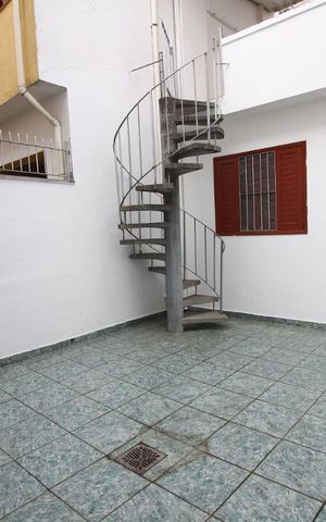 Casa à venda com 131m², 3 quartos e 2 vagasÁrea de Serviço