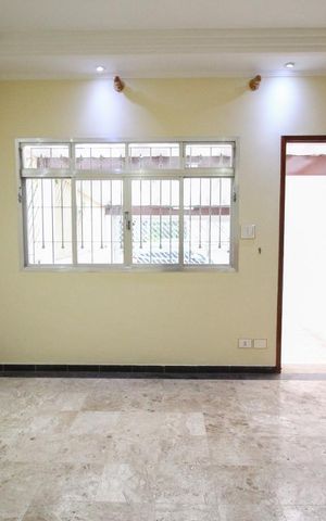 Casa à venda com 131m², 3 quartos e 2 vagasSala