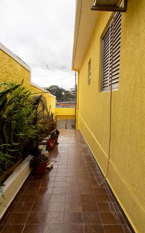 Casa à venda com 250m², 3 quartos e 2 vagasCorredor