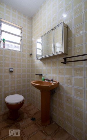 Casa à venda com 250m², 3 quartos e 2 vagasLavabo