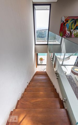 Casa de condomínio à venda com 500m², 4 quartos e 6 vagas Casa de condomínio à venda com 500m², 4 quartos e 6 vagasSala de Estar