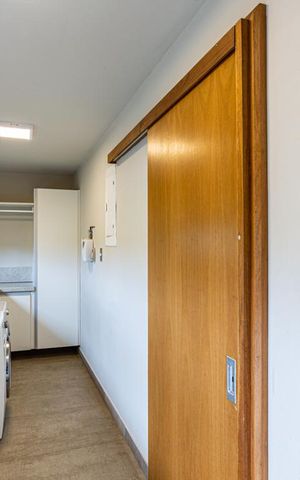 Casa de condomínio à venda com 500m², 4 quartos e 6 vagas Casa de condomínio à venda com 500m², 4 quartos e 6 vagasLavanderia