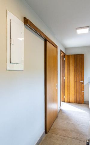 Casa de condomínio à venda com 500m², 4 quartos e 6 vagas Casa de condomínio à venda com 500m², 4 quartos e 6 vagasLavanderia