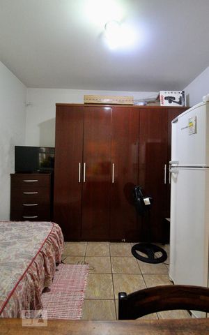 Casa para alugar com 220m², 3 quartos e 2 vagas Casa para alugar com 220m², 3 quartos e 2 vagasQuarto de Serviço