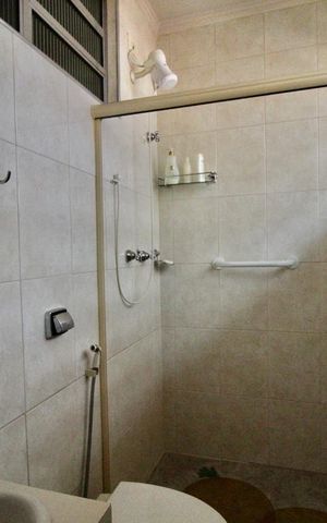 Casa para alugar com 220m², 3 quartos e 2 vagas Casa para alugar com 220m², 3 quartos e 2 vagasBanheiro da Suíte