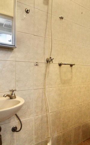 Casa para alugar com 220m², 3 quartos e 2 vagas Casa para alugar com 220m², 3 quartos e 2 vagasBanheiro de Serviço
