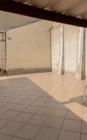 Casa à venda com 350m², 3 quartos e 5 vagas Casa à venda com 350m², 3 quartos e 5 vagasÁrea Externa