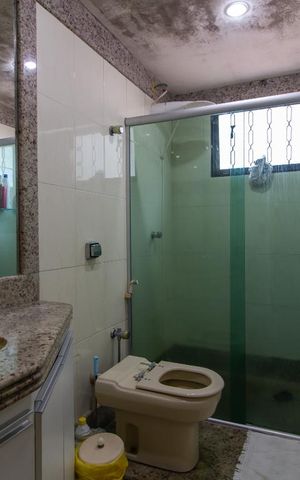 Apartamento à venda com 180m², 3 quartos e 2 vagas Apartamento à venda com 180m², 3 quartos e 2 vagasBanheiro Social