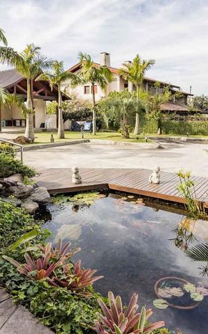 Casa de condomínio à venda com 650m², 3 quartos e 5 vagas Casa de condomínio à venda com 650m², 3 quartos e 5 vagasJardim