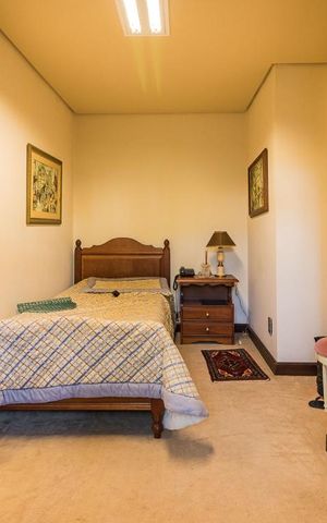 Casa de condomínio à venda com 650m², 3 quartos e 5 vagas Casa de condomínio à venda com 650m², 3 quartos e 5 vagasQuarto de Serviço