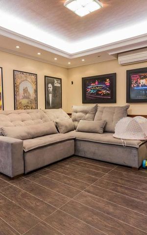 Casa de condomínio à venda com 650m², 3 quartos e 5 vagas Casa de condomínio à venda com 650m², 3 quartos e 5 vagasSala