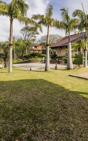 Casa de condomínio à venda com 650m², 3 quartos e 5 vagas Casa de condomínio à venda com 650m², 3 quartos e 5 vagasJardim