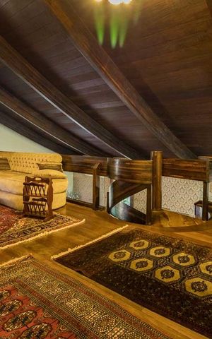 Casa de condomínio à venda com 650m², 3 quartos e 5 vagas Casa de condomínio à venda com 650m², 3 quartos e 5 vagasMezanino