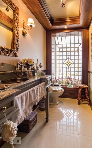 Casa de condomínio à venda com 650m², 3 quartos e 5 vagas Casa de condomínio à venda com 650m², 3 quartos e 5 vagasLavabo
