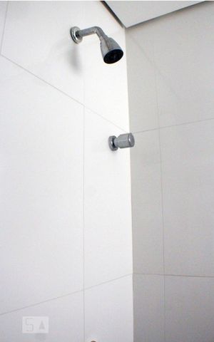 Apartamento à venda com 70m², 2 quartos e 1 vagaDetalhe banheiro