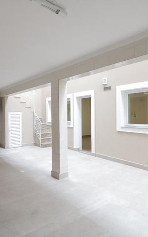 Casa à venda com 400m², 5 quartos e 4 vagasArea de serviço 