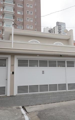 Casa à venda com 400m², 5 quartos e 4 vagasFachada