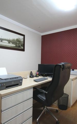 Casa à venda com 350m², 3 quartos e 4 vagasEscritório