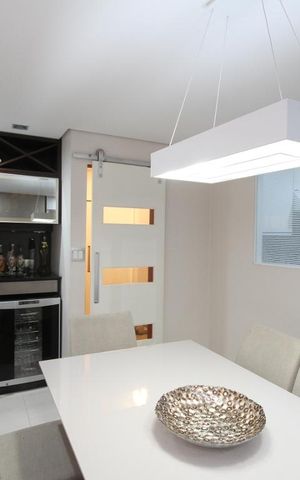 Casa à venda com 350m², 3 quartos e 4 vagasCopa