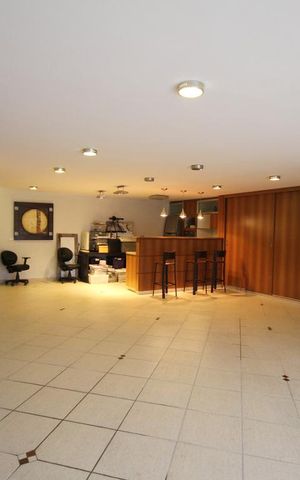 Casa à venda com 350m², 3 quartos e 4 vagasGaragem