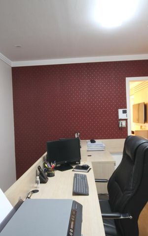 Casa à venda com 350m², 3 quartos e 4 vagasEscritório