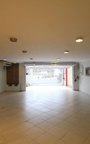 Casa à venda com 350m², 3 quartos e 4 vagasGaragem