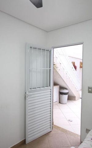 Casa à venda com 350m², 3 quartos e 4 vagasSuíte fundos