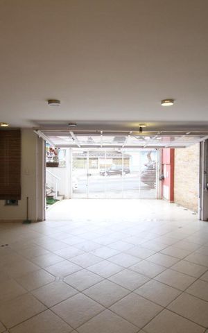 Casa à venda com 350m², 3 quartos e 4 vagasGaragem