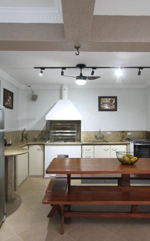 Casa à venda com 350m², 3 quartos e 4 vagasChurrasqueira