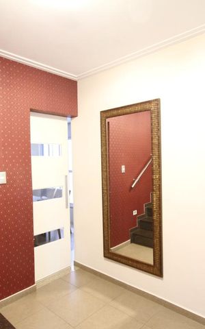 Casa à venda com 350m², 3 quartos e 4 vagasHall