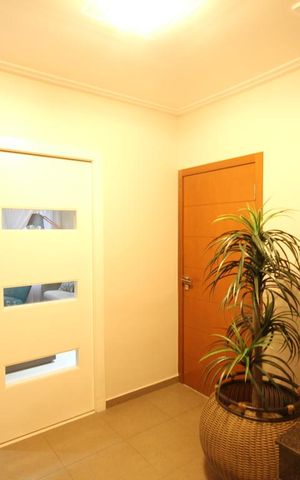 Casa à venda com 350m², 3 quartos e 4 vagasHall