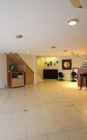 Casa à venda com 350m², 3 quartos e 4 vagasGaragem