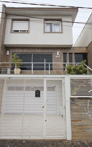 Casa à venda com 350m², 3 quartos e 4 vagasFachada
