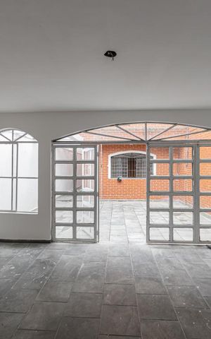 Casa à venda com 262m², 4 quartos e 2 vagas Casa à venda com 262m², 4 quartos e 2 vagasÁrea Coberta