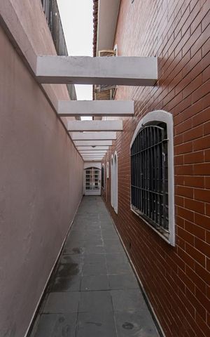 Casa à venda com 262m², 4 quartos e 2 vagas Casa à venda com 262m², 4 quartos e 2 vagasÁrea Externa