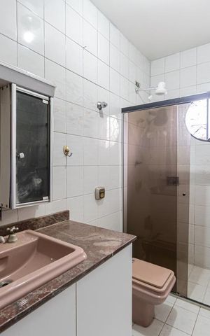 Casa à venda com 262m², 4 quartos e 2 vagas Casa à venda com 262m², 4 quartos e 2 vagasBanheiro Suite Americana