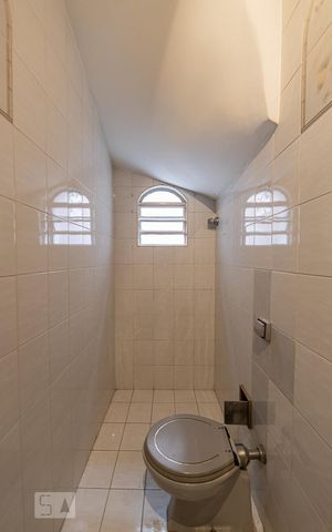 Casa à venda com 262m², 4 quartos e 2 vagas Casa à venda com 262m², 4 quartos e 2 vagasLavabo