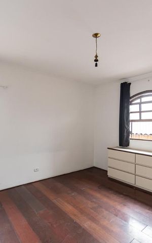 Casa à venda com 262m², 4 quartos e 2 vagas Casa à venda com 262m², 4 quartos e 2 vagasQuarto 1
