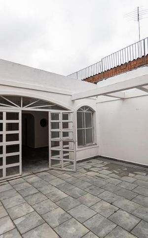 Casa à venda com 262m², 4 quartos e 2 vagas Casa à venda com 262m², 4 quartos e 2 vagasÁrea Externa