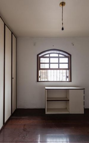 Casa à venda com 262m², 4 quartos e 2 vagas Casa à venda com 262m², 4 quartos e 2 vagasSuite Americana