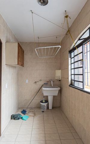 Casa à venda com 262m², 4 quartos e 2 vagas Casa à venda com 262m², 4 quartos e 2 vagasÁrea de Serviço