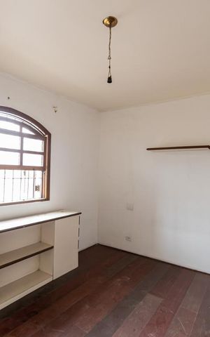 Casa à venda com 262m², 4 quartos e 2 vagas Casa à venda com 262m², 4 quartos e 2 vagasSuite Americana