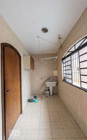 Casa à venda com 262m², 4 quartos e 2 vagas Casa à venda com 262m², 4 quartos e 2 vagasÁrea de Serviço