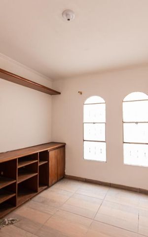 Casa à venda com 262m², 4 quartos e 2 vagas Casa à venda com 262m², 4 quartos e 2 vagasCômodo extra