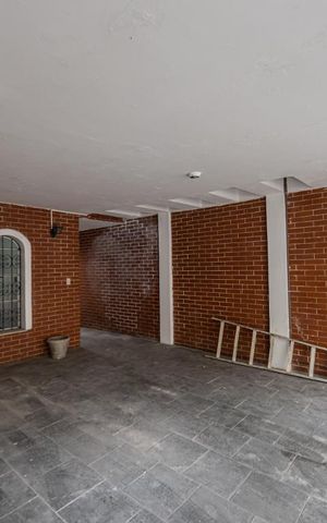 Casa à venda com 262m², 4 quartos e 2 vagas Casa à venda com 262m², 4 quartos e 2 vagasGaragem