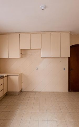 Casa à venda com 262m², 4 quartos e 2 vagas Casa à venda com 262m², 4 quartos e 2 vagasCozinha