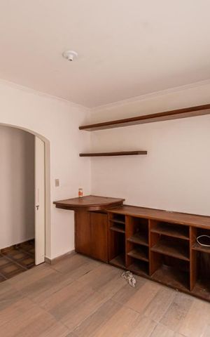 Casa à venda com 262m², 4 quartos e 2 vagas Casa à venda com 262m², 4 quartos e 2 vagasCômodo extra