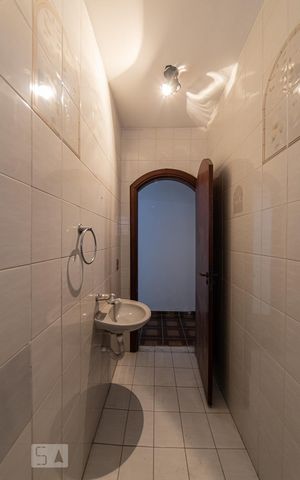 Casa à venda com 262m², 4 quartos e 2 vagas Casa à venda com 262m², 4 quartos e 2 vagasLavabo