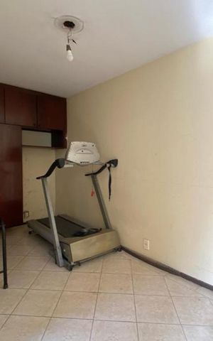 Casa para alugar com 420m², 4 quartos e 5 vagas Casa para alugar com 420m², 4 quartos e 5 vagasQuarto de Serviço